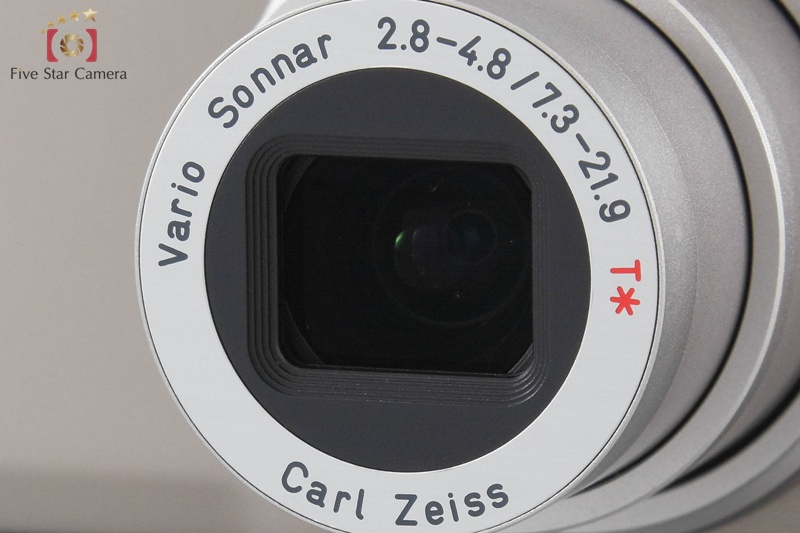 ほぼ未使用　CONTAX TVS DIGiTAL Contax TVS Digital 5.0MP Digital Camera - Titanium silver